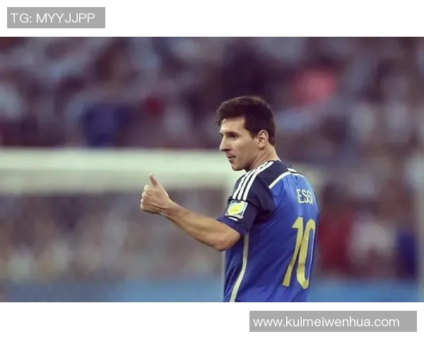 梅西足球技艺与传奇生涯的完美融合：从天才少年到全球偶像